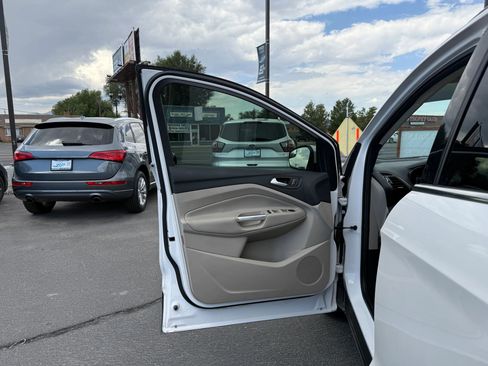 Used 2018 Ford Escape SEL image 10