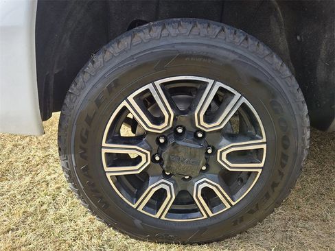 Used 2018 GMC Sierra 2500 Denali w/ Duramax Plus Package image 7