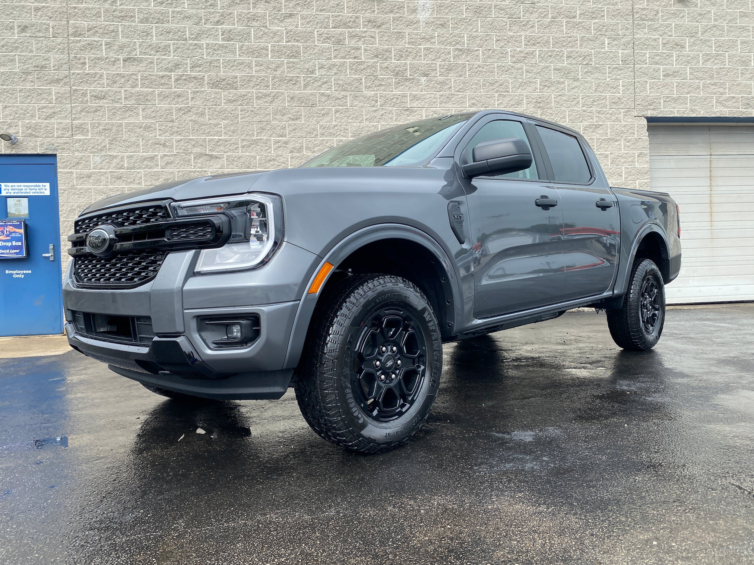 New 2026 Ford Ranger XLT w/ Black Appearance Package AWD/4WD image 3