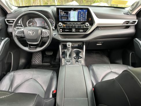 Used 2022 Toyota Highlander Platinum image 13