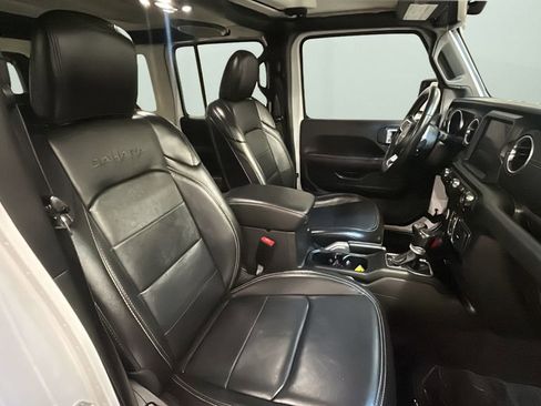 Used 2022 Jeep Wrangler Unlimited Sahara image 9