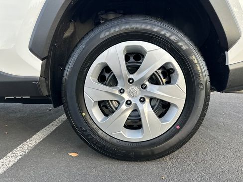 Certified 2025 Toyota RAV4 LE image 27