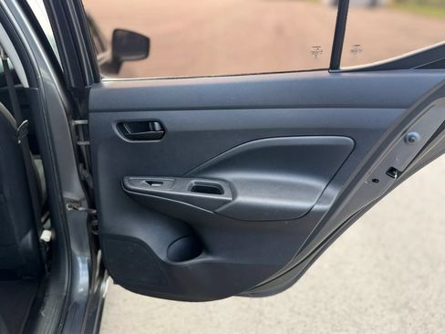 Used 2020 Nissan Versa S FWD image 17