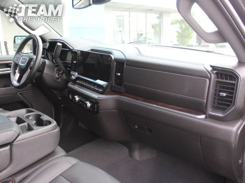 Used 2023 GMC Sierra 1500 SLT AWD/4WD image 28