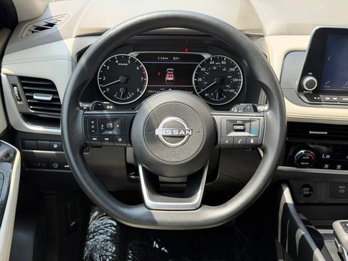 Used 2024 Nissan Rogue SV AWD/4WD image 17