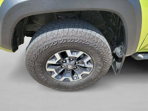 Used 2023 Toyota Tacoma TRD Off-Road w/ Technology Package AWD/4WD image 10