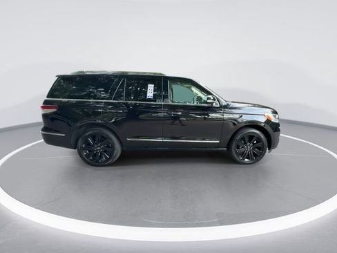 Certified 2022 Lincoln Navigator Reserve AWD/4WD image 9