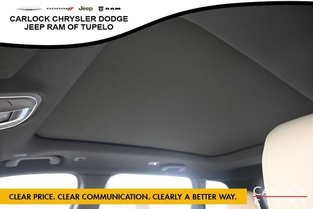 Used 2023 Jeep Grand Cherokee Limited AWD/4WD image 23