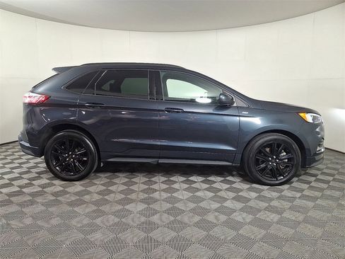 Used 2022 Ford Edge ST-Line image 11
