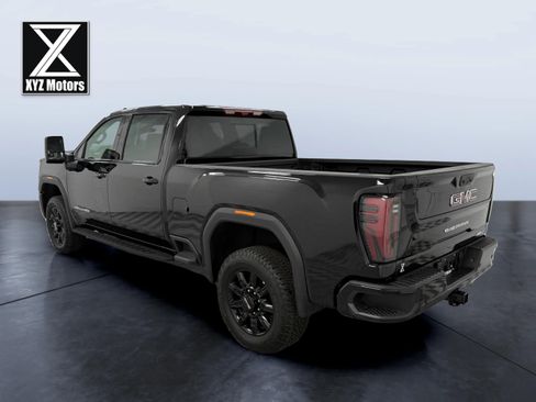 Used 2025 GMC Sierra 2500 AT4 w/ AT4 Premium Plus Package image 4