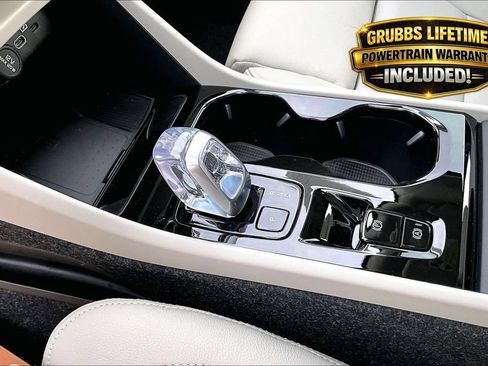 New 2026 Volvo XC40 B5 Ultra w/ Climate Package AWD/4WD image 17