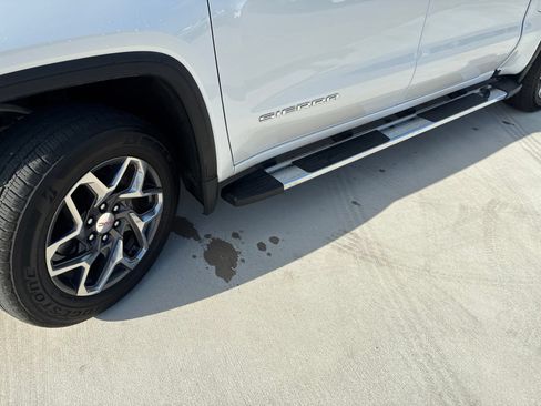 Used 2023 GMC Sierra 1500 SLT AWD/4WD image 12