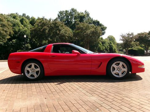 Used 1999 Chevrolet Corvette Coupe w/ Roof Pkg RWD image 8