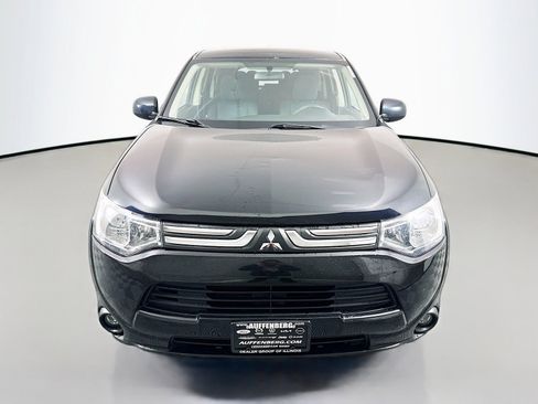 Used 2014 Mitsubishi Outlander ES FWD image 2