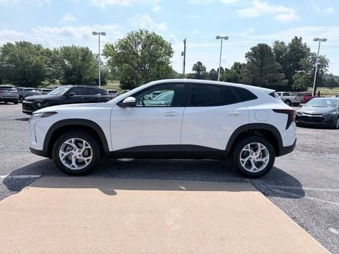 New 2026 Chevrolet Trax LS w/ LS Convenience Package FWD image 7
