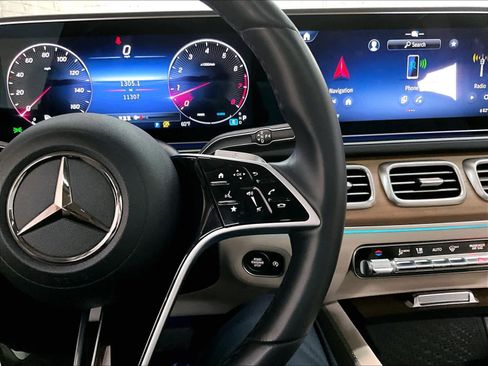 Used 2025 Mercedes-Benz GLE 350 4MATIC image 21