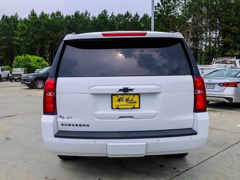 Used 2018 Chevrolet Suburban LT RWD image 7