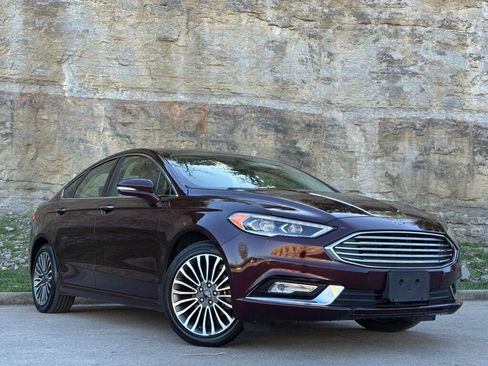 Used 2017 Ford Fusion SE AWD/4WD image 2