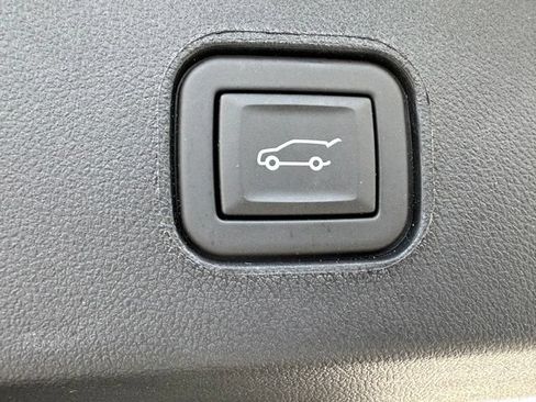 Used 2024 Cadillac Lyriq Luxury AWD/4WD image 15
