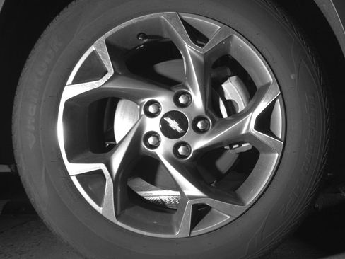 Used 2025 Chevrolet Trax LT FWD image 13