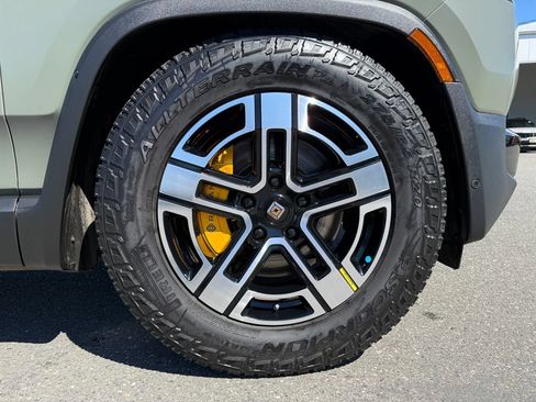 Used 2022 Rivian R1T Launch Edition AWD/4WD image 9