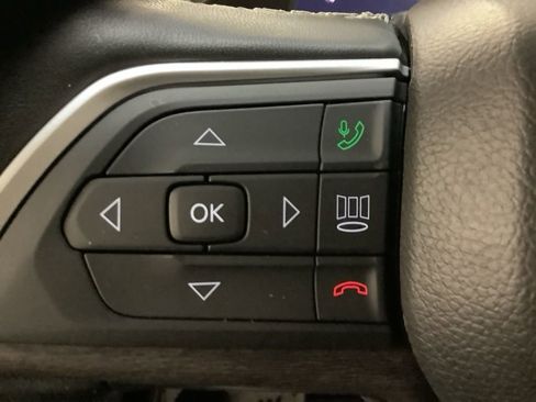 Used 2022 Jeep Grand Cherokee Limited image 29