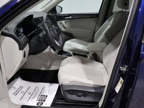 Used 2022 Volkswagen Tiguan SE image 9