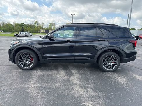 Used 2025 Ford Explorer ST-Line w/ ST-Line Street Pack AWD/4WD image 5