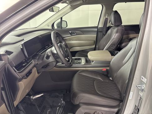 New 2026 Kia Carnival EX FWD image 24