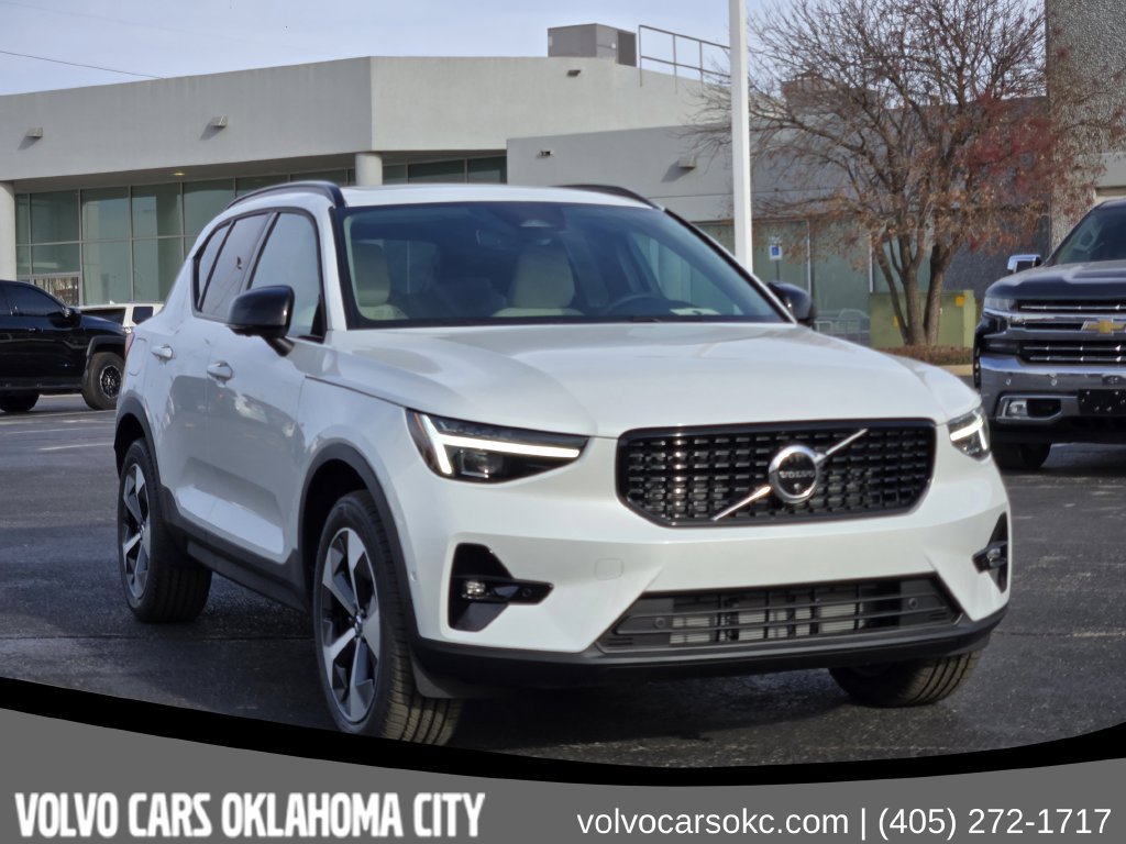 Used 2026 Volvo XC40 B5 Plus w/ Protection Package Premier AWD/4WD image 3