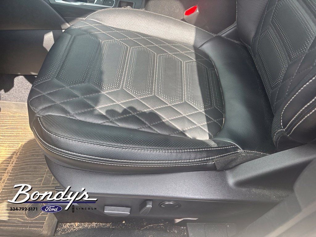 Used 2024 Ford Escape SE w/ PHEV Premium Package FWD image 5
