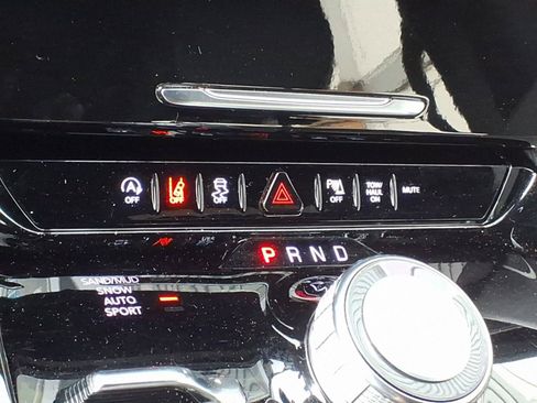 Used 2022 Jeep Wagoneer Series II AWD/4WD image 16