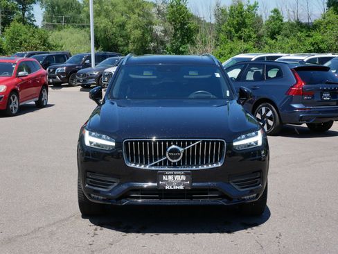 Used 2021 Volvo XC90 T6 Momentum w/ Advanced Package AWD/4WD image 2