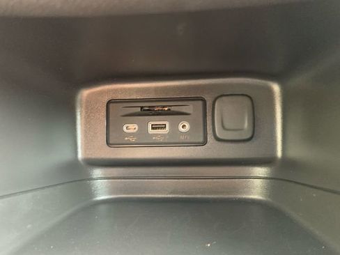 Used 2024 Chevrolet Equinox LT AWD/4WD image 27