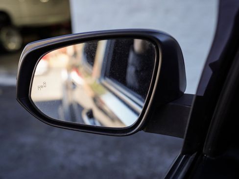 Used 2019 Toyota Tacoma TRD Off-Road w/ Technology Package image 33