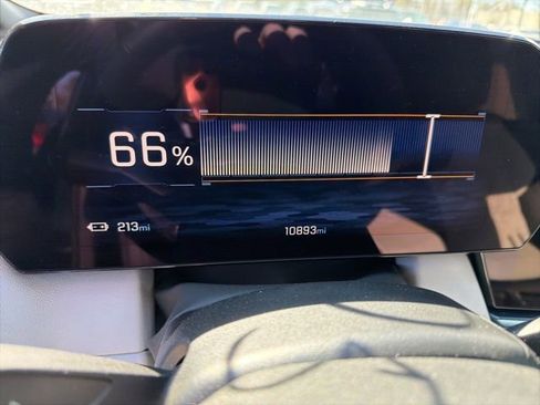 Certified 2025 Chevrolet Equinox EV LT image 9