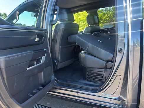 Used 2022 Toyota Tundra Platinum w/ Advanced Package AWD/4WD image 22
