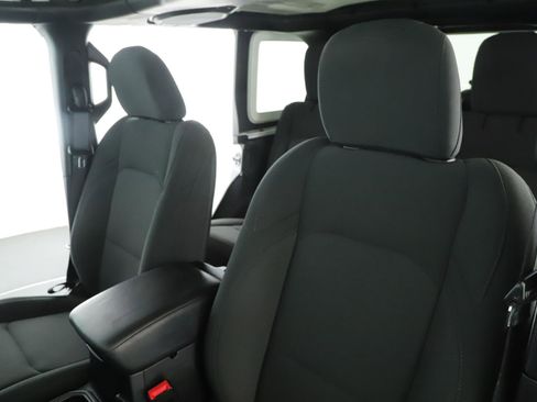 Used 2021 Jeep Wrangler Unlimited Sport image 4