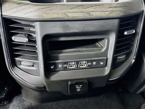 Used 2025 RAM 1500 Limited AWD/4WD image 32