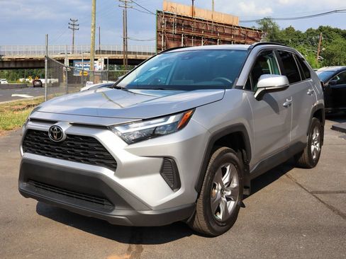 Used 2022 Toyota RAV4 XLE w/ Convenience Package AWD/4WD image 2