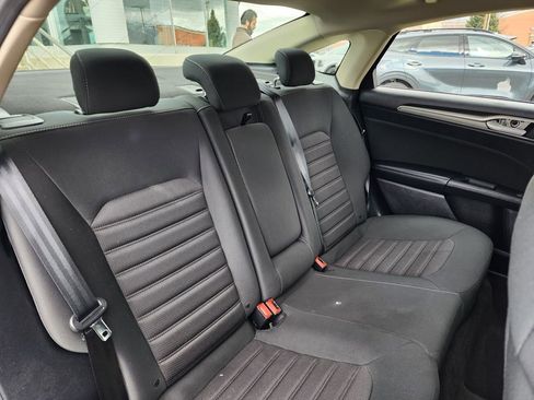 Used 2019 Ford Fusion SE image 14