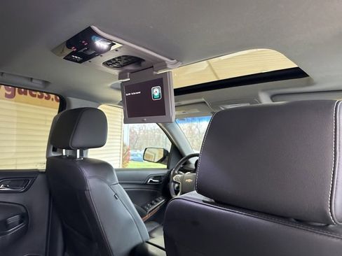 Used 2019 Chevrolet Suburban Premier image 33
