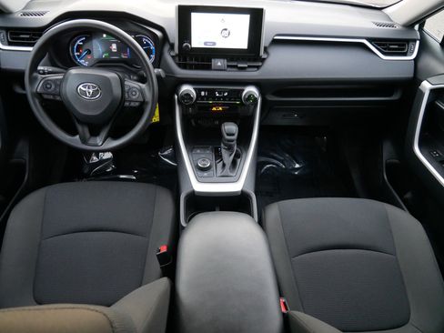 Used 2025 Toyota RAV4 LE image 12