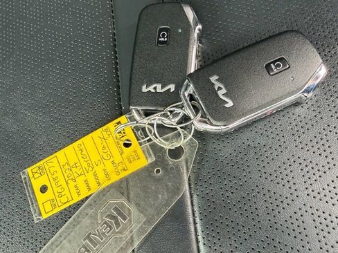 Used 2023 Kia Sorento S image 34