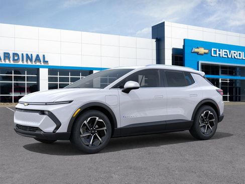 New 2026 Chevrolet Equinox EV LT image 2