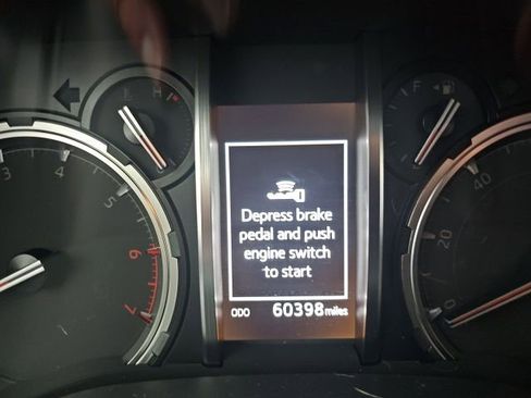 Used 2021 Toyota 4Runner Venture w/ Moonroof Package image 10