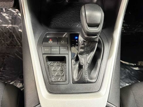 Certified 2019 Toyota RAV4 LE FWD image 21