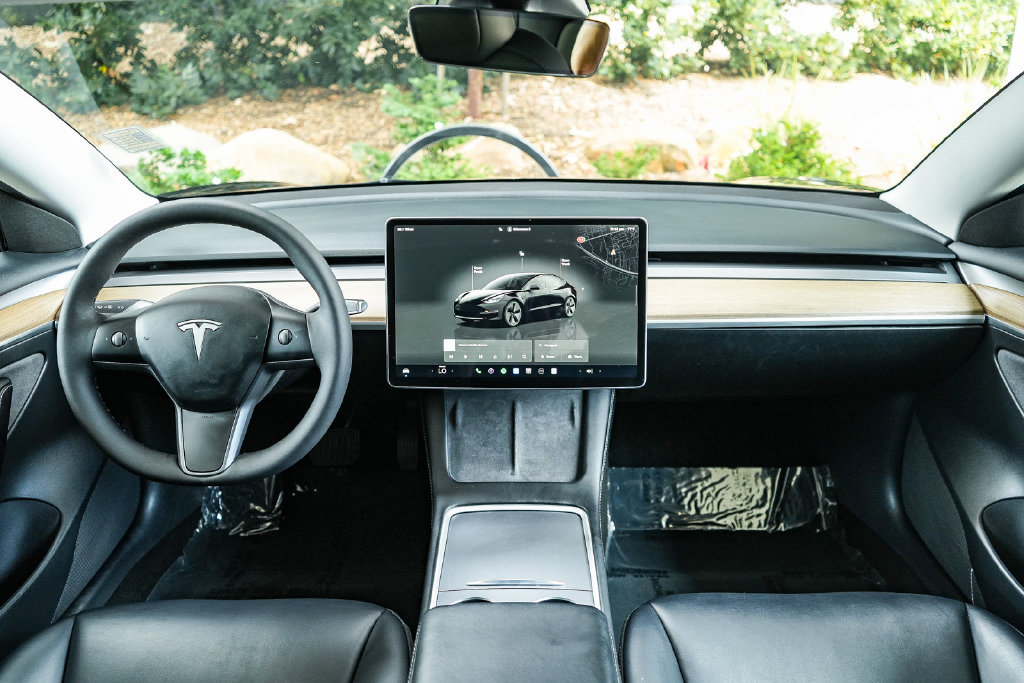 Used 2023 Tesla Model 3 Standard Range RWD image 12