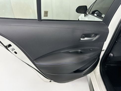Used 2020 Toyota Corolla SE w/ SE Premium Package FWD image 25