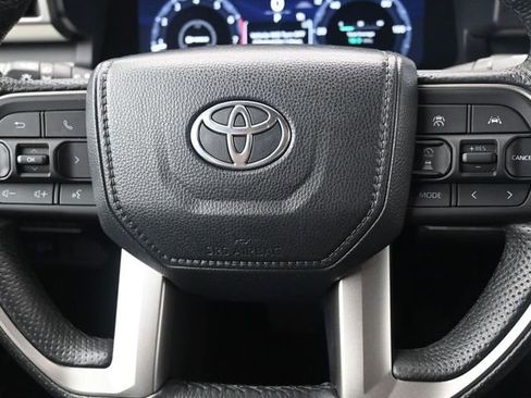 Used 2024 Toyota Tacoma TRD Off-Road image 15